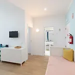 شقة Pe Na